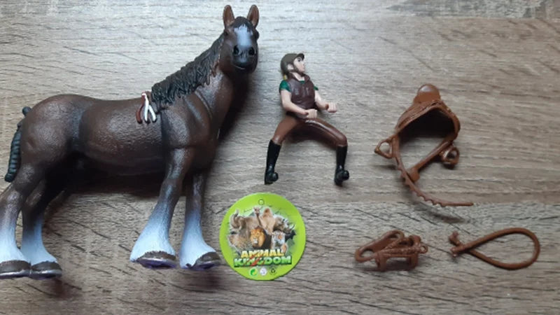 Horse Race Playset – Horseman & Farm Animal Figurines